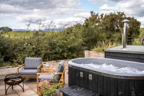 Luxury Glamping Pods - The Heft & The Hirsel in Драймен