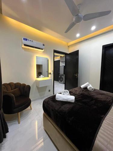 Cozy Apartment in Bahria Town phase 8 - image 13