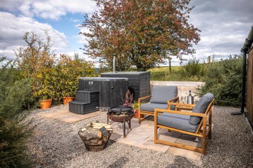 Luxury Glamping Pods - The Heft & The Hirsel in Драймен