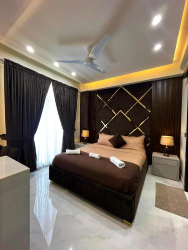 Cozy Apartment in Bahria Town phase 8 - image 8
