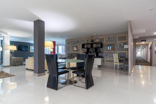 Koplietošanas atpūtas telpa ar TV, Chateau La Roca in Santa Cruz De Bezana