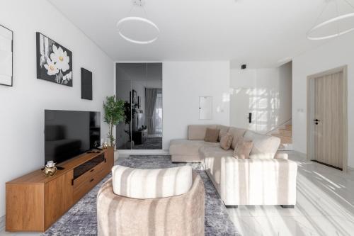 Brand New Grand 2BR Duplex apartment in Jumeirah Village Circle with Pool, Gym and kids playground, Dubai
