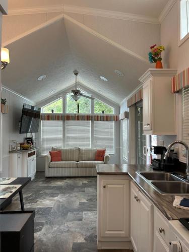 Holly Ridge Retreat with Loft and Pet Friendly plus Long Term Stay Allowed