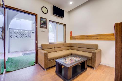 Lobby, Collection O Sunshine Near Inox near Osho Teerth Park