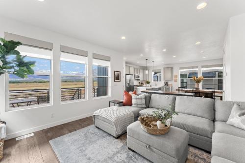 Nordic dream ski area views deck sleeps 10