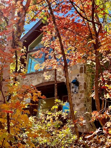 Sundance carriage house romantic Sleeps 5