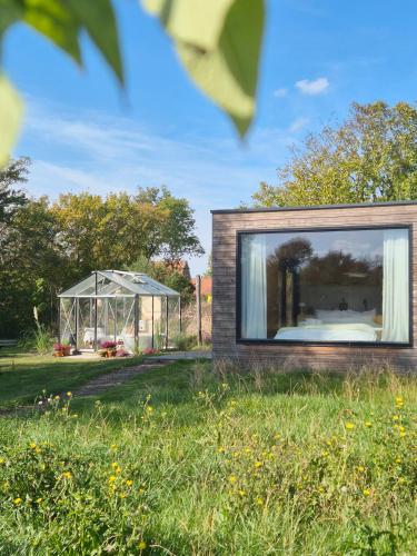 New! Tiny House Lantliv Oostkapelle, met weidezicht