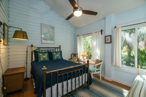 Shrimpers Cove - image 14