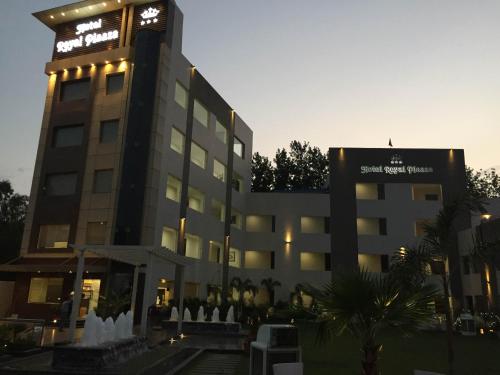 . Hotel Royal Plaaza