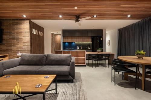 Morph 1501 - Vibrant apt in Poblado/AC/Jacuzzi/BBQ, El Poblado