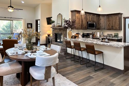 Less Than 3 Mi to Fool Hollow Lake Show Low Townhome