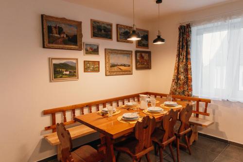 共用Lounge/電視區, Chalupa U Pastvišť (Chalupa U Pastvist) in 斯塔希