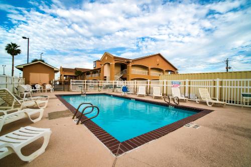 Island Inn By OYO Galveston Beach, TX