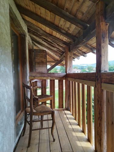 Gîte familial 10 pers jardin et piscine (Gite familial 10 pers jardin et piscine) in Saint-Amour