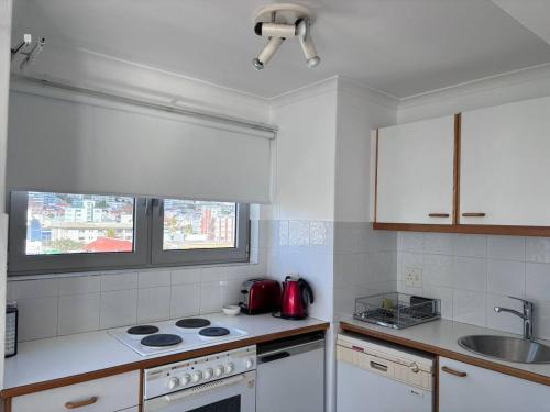 Cosy studio on the Beachfront - image 8