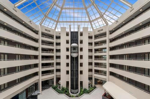 Crowne Plaza Arlington an IHG Hotel - main image