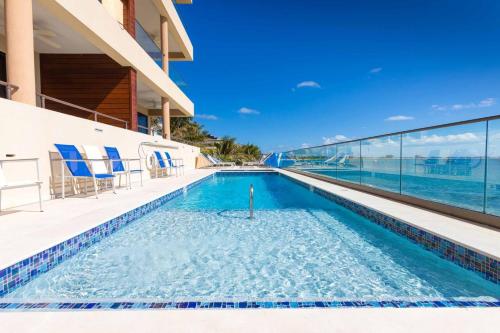 SeaDreams 8 - Luxury Condo with Shared Pool, Hot Tub, Rooftop Lounge, West Bay (Foto 5)