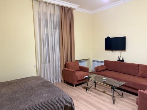 Sunny apartment, Erevan