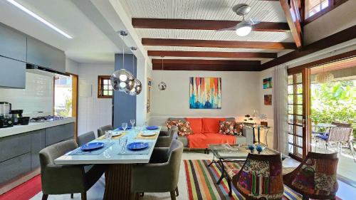Skupni salon/TV območje, Casa moderna com piscina e quadra de tênis (Casa moderna com piscina e quadra de tenis) in Vila Luiza