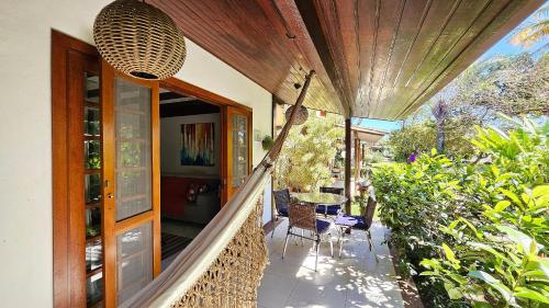 Balkon/terasa, Casa moderna com piscina e quadra de tênis (Casa moderna com piscina e quadra de tenis) in Vila Luiza