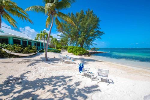 Fingertip - Beach Bungalow in Cayman Kai