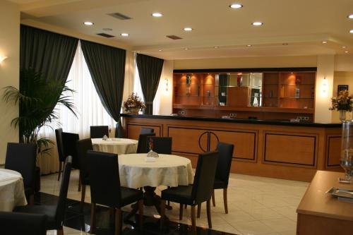 Hotel Platon - 바/라운지