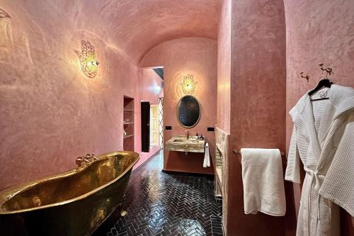 Riad LallaBaya- Private Riad with Heated Pool - image 2