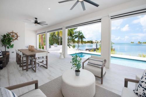 Fantasea - Upgraded Beach House with Pool, Modern Interiors & Dock on Bio Bay