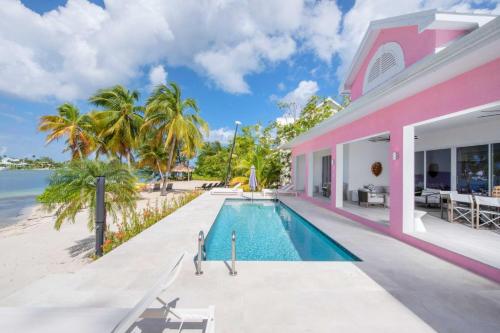 Fantasea - Upgraded Beach House with Pool, Modern Interiors & Dock on Bio Bay, Driftwood Village (фото 2)