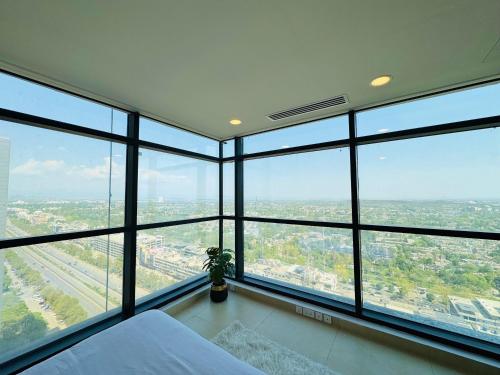 Downtown Signature Suites-Skyline - Margalla Views- Mall of Islamabad Blue Area F-7 - main image