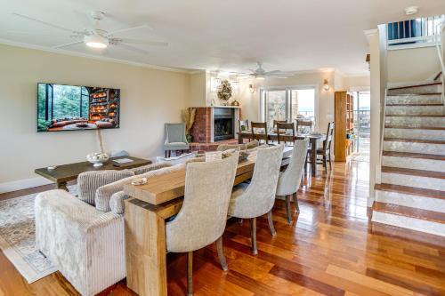 Waterfront Clear Lake Home with Game Room and Deck! in Nice