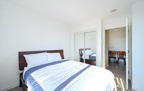 Axis Peak, Entire Private Guest Suite in Port Coquitlam