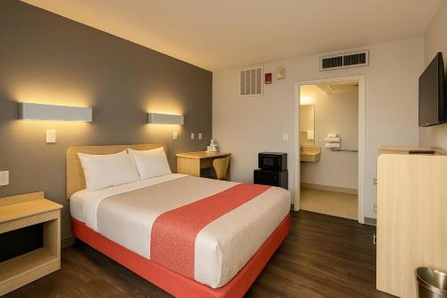 1 queen bed