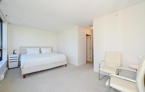 Skyline Peak, Entire Private Guest Suite in ท่าเรือโคควิทแลม (BC)