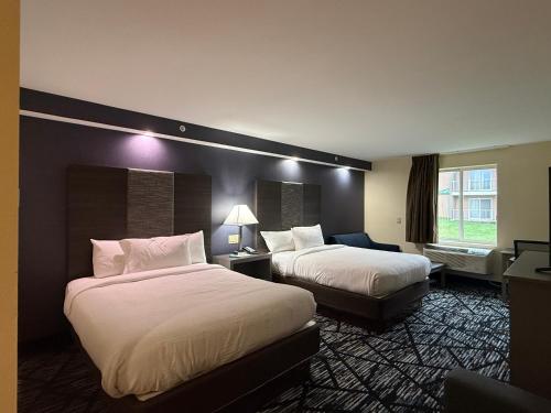 2 queen beds