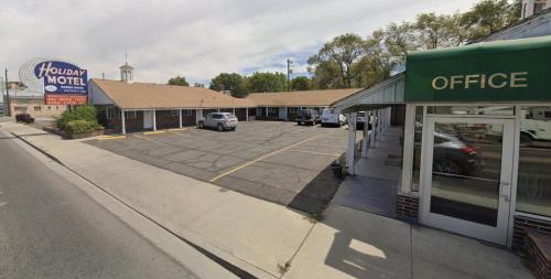 Holiday Motel - image 7