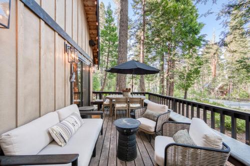 Songbird Cabin at Chambers by Tahoe Getaways - Pet-Friendly 2 BR with HOA Access in Homewood (CA)