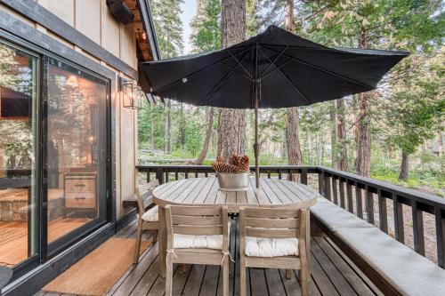 Songbird Cabin at Chambers by Tahoe Getaways - Pet-Friendly 2 BR with HOA Access in Homewood (CA)