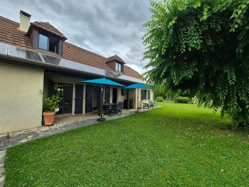 Maison familiale avec jardin - Proche Centre Pau in Gelos