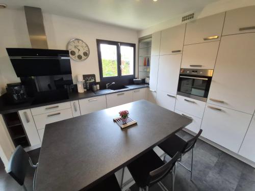 Maison familiale avec jardin - Proche Centre Pau in Gelos