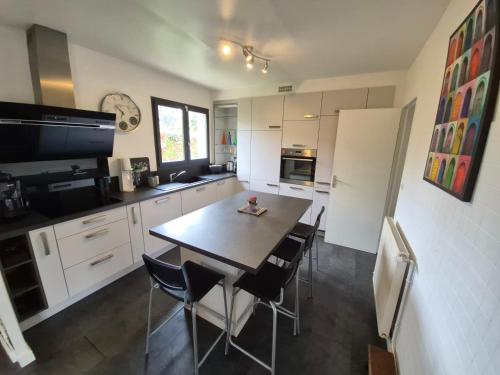 Maison familiale avec jardin - Proche Centre Pau in Gelos