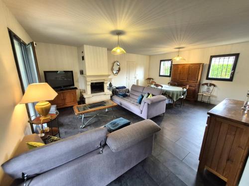 Maison familiale avec jardin - Proche Centre Pau in Gelos