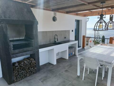 Our Place in Pico in เซา กาเอตาโน