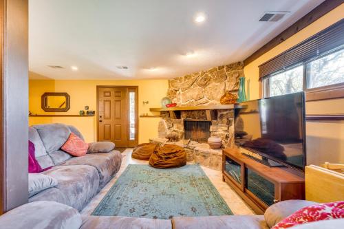 Peaceful Mountain Retreat with View, Near Boulder! in Boulder, USA