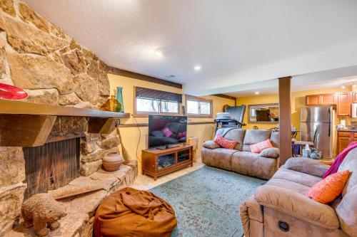 Peaceful Mountain Retreat with View, Near Boulder! in Boulder, USA