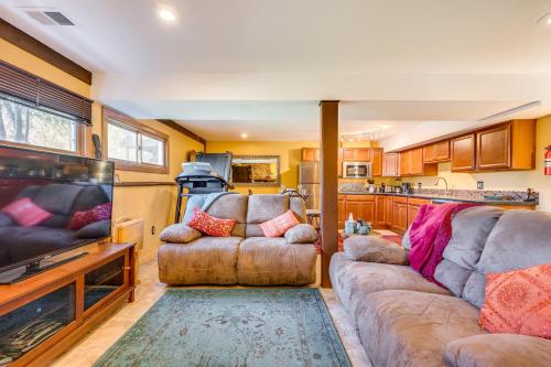 Peaceful Mountain Retreat with View, Near Boulder! in Boulder, USA