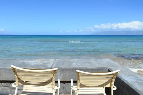 Kulakane 105 · KK105 Sunsets Ocean Views Oceanfront in West Maui image