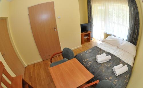 1 double bed