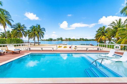 SKai Fall by Grand Cayman Villas