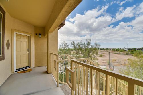 8 Mi to Tonto Natl Forest Modern Condo in Mesa! in Apache Junction